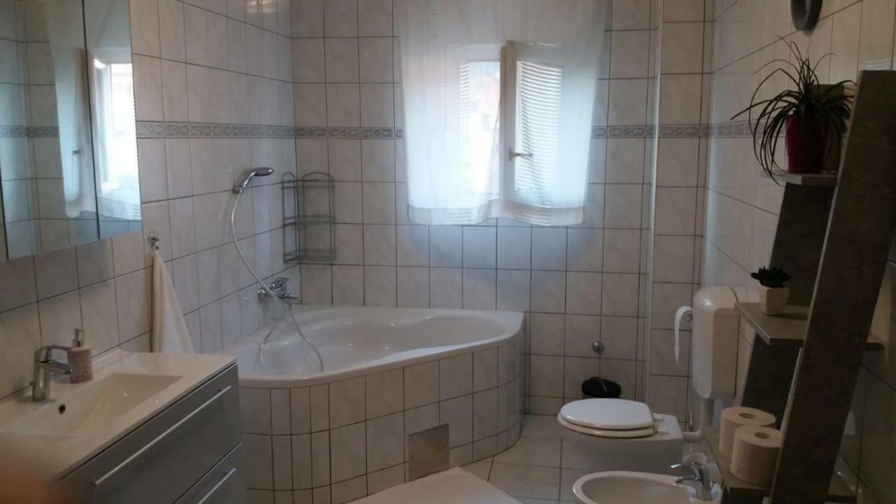 Apartman Teklic Kaštela Esterno foto