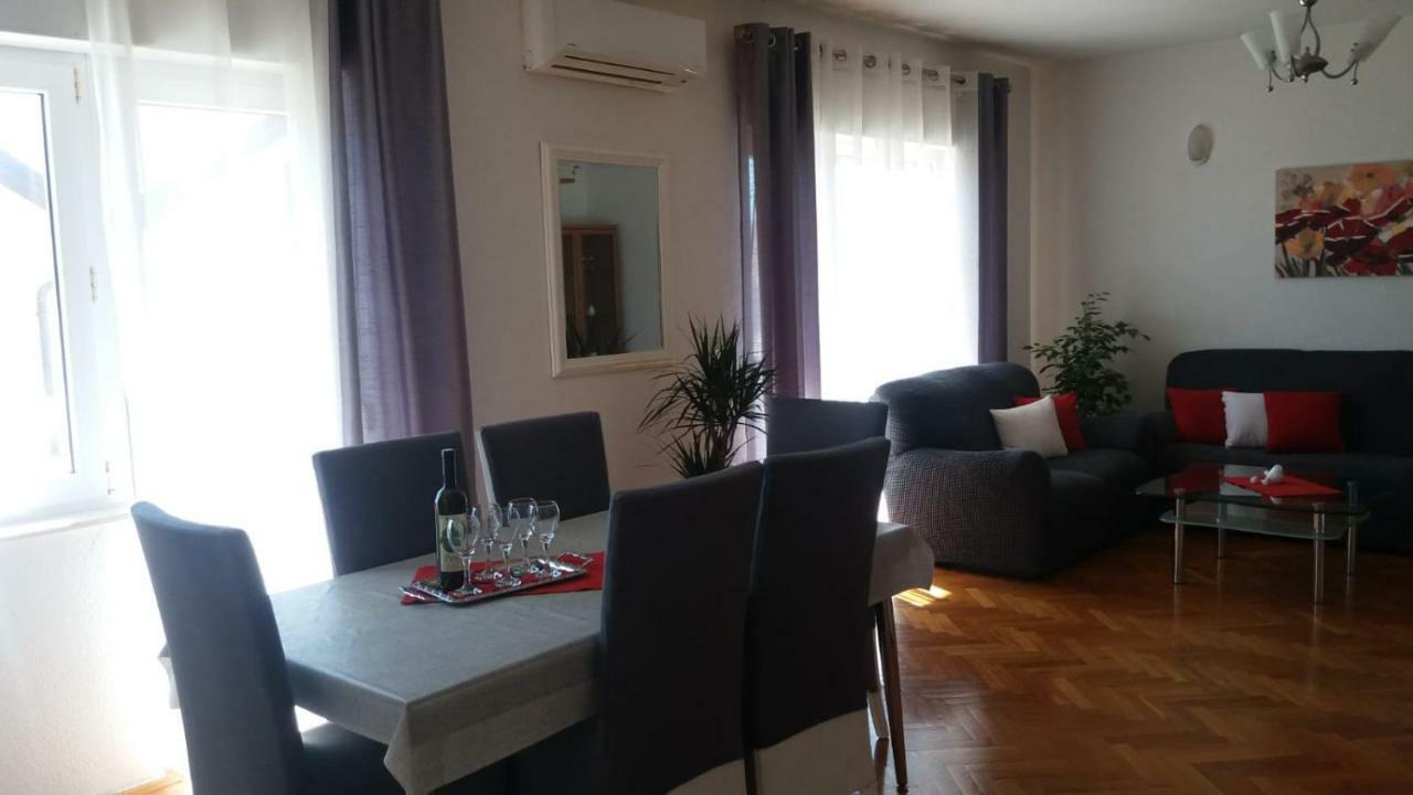 Apartman Teklic Kaštela Esterno foto